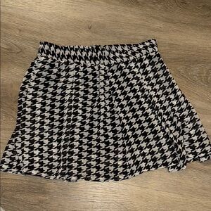 Cecico skirt with shorts underneath-black and white size small